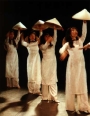 La traditionnelle danse des chapeaux