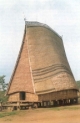 Maison montagnarde typique du Centre du Viet-Nam